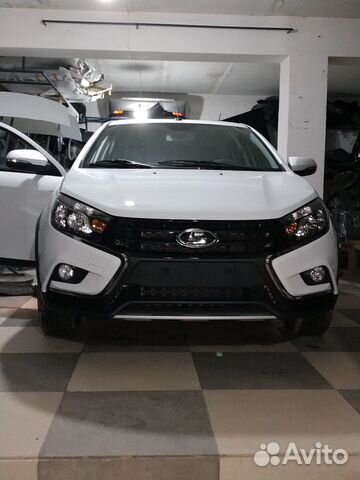 Разбор Веста Кросс с автосалона