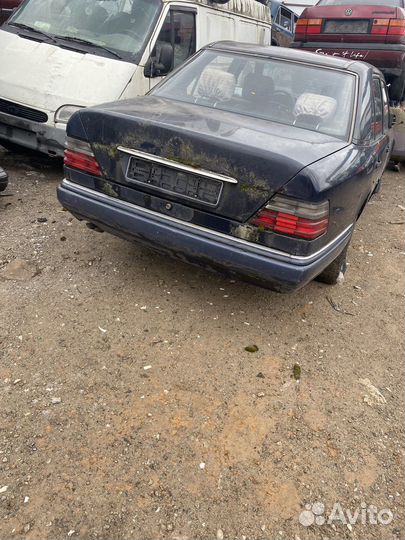 Фонари задние Mercedes W124