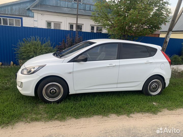 Hyundai Solaris 1.6 AT, 2012, 92 000 км