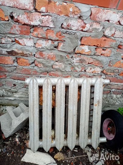 Продам чугунные батареи