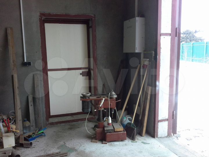 Гараж, > 30 м²