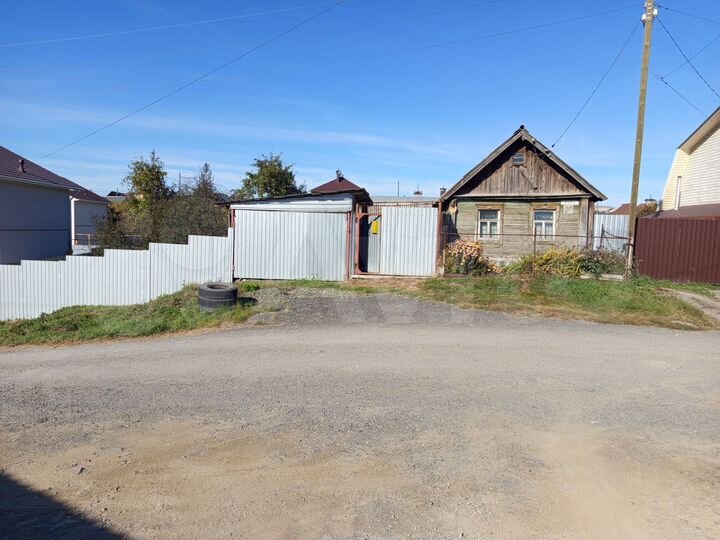 Дом 27,4 м² на участке 12,5 сот.