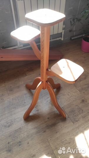 Подставка для цветов деревянная