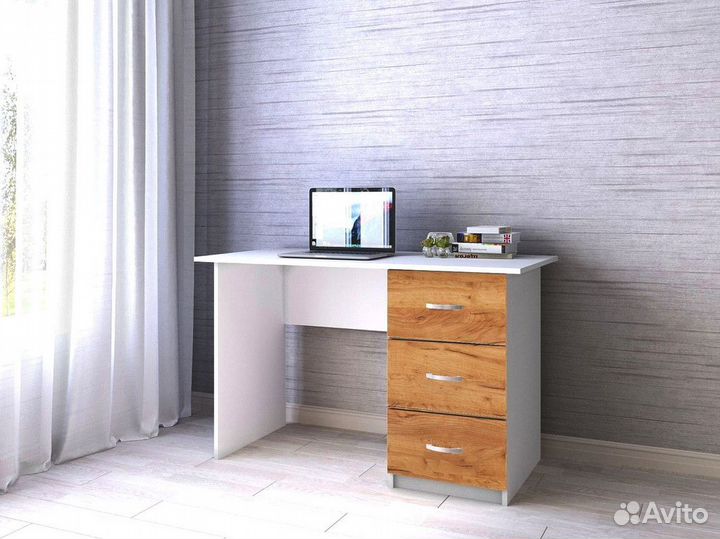 Стол письменный в наличии