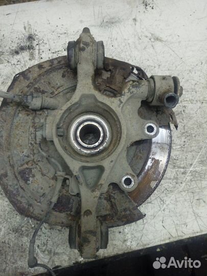 Кулак подвески задний левый Land Rover Discovery 4