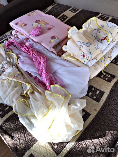 Бортики на кроватку