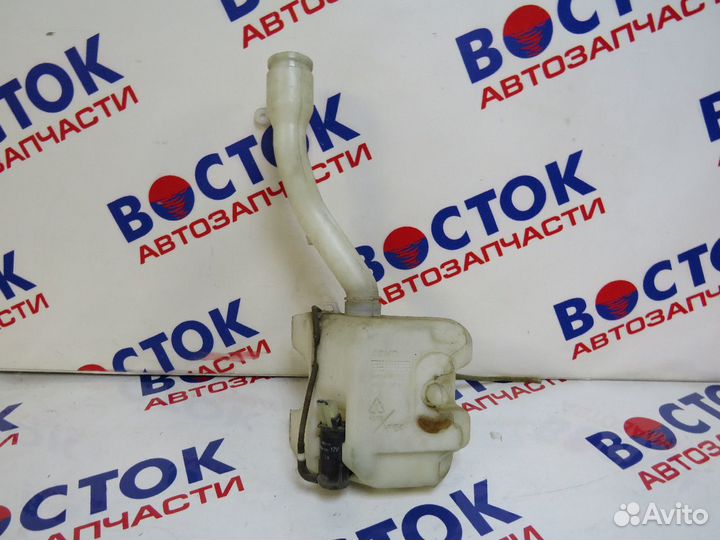 Бачок омывателя mazda demio DW3W, DW5W