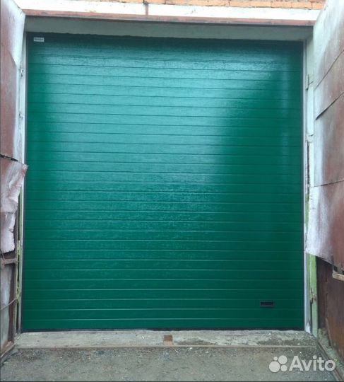 Секционные ворота