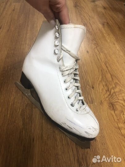 Коньки фигурные женские 40 размер