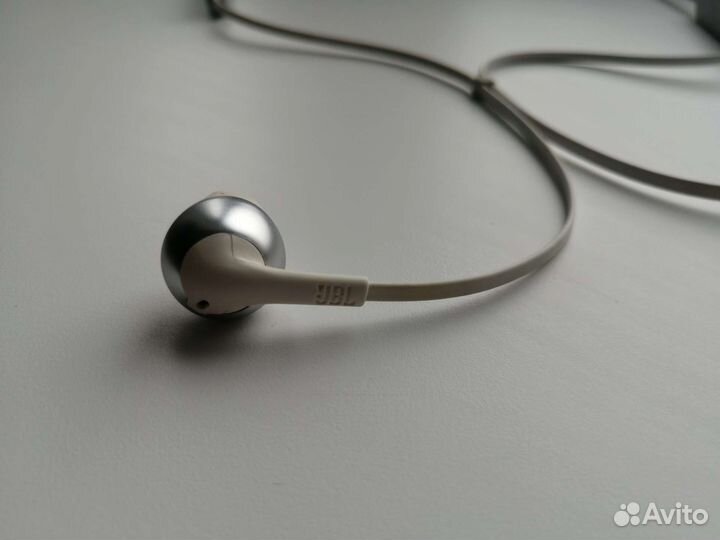 Беспроводные наушники JBL tune 205BT