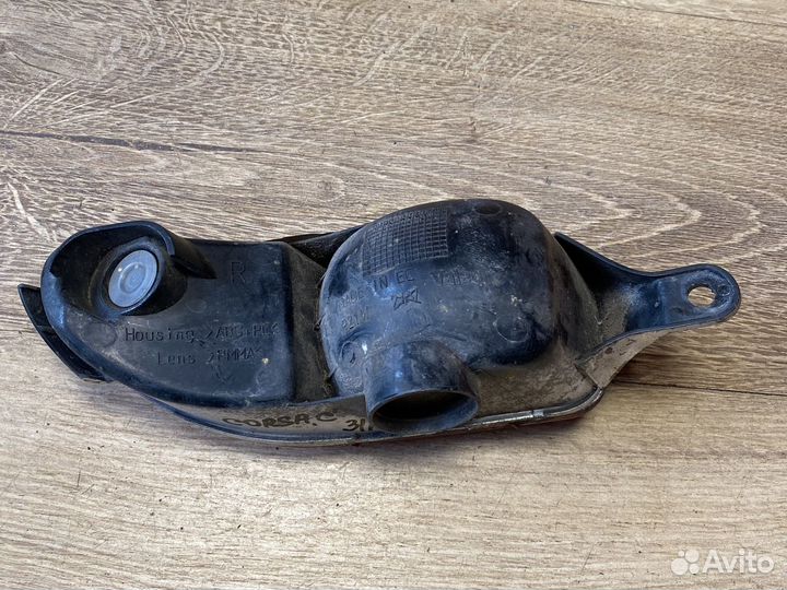 Opel corsa c задний правый фонарь