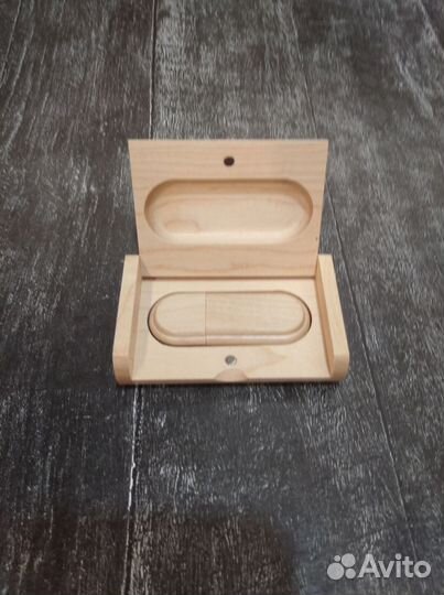 Лазерная гравировка. Флешка в подарок