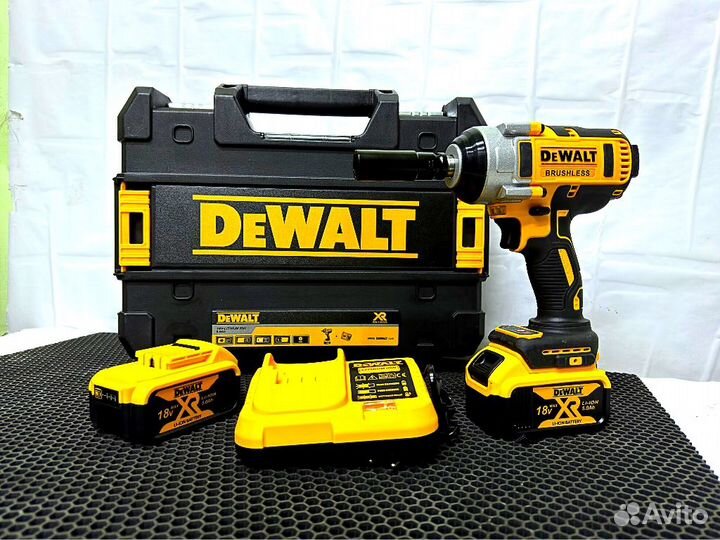 Мощный Грузовой Бесщеточный Гайковерт Dewalt 800Nm