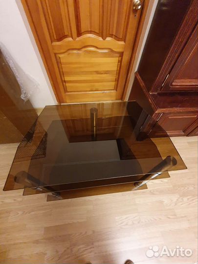 Стеклянная тумба под тв
