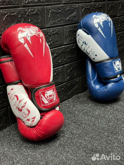 Боксерские перчатки,амуниция для единоборств