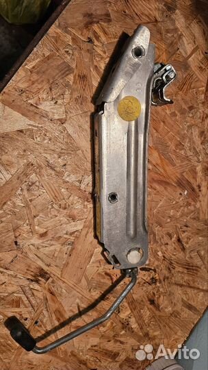 Домкрат Audi A4 B7 8E0011031D