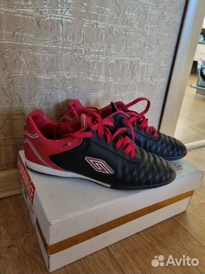 Спортивная обувь