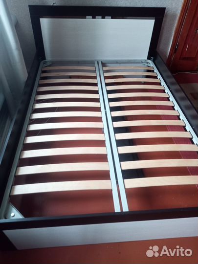 Кровать двухспальная 140200 + матрас