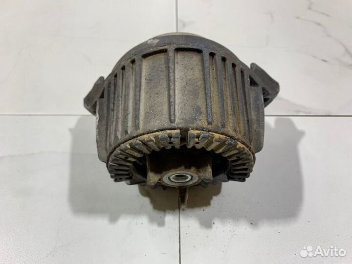 Опора двигателя Mercedes W212 OM651