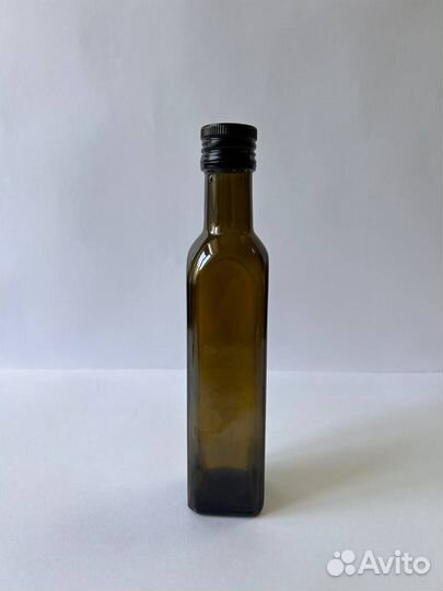 Стеклянные бутылки для масла. Склад Тюмень