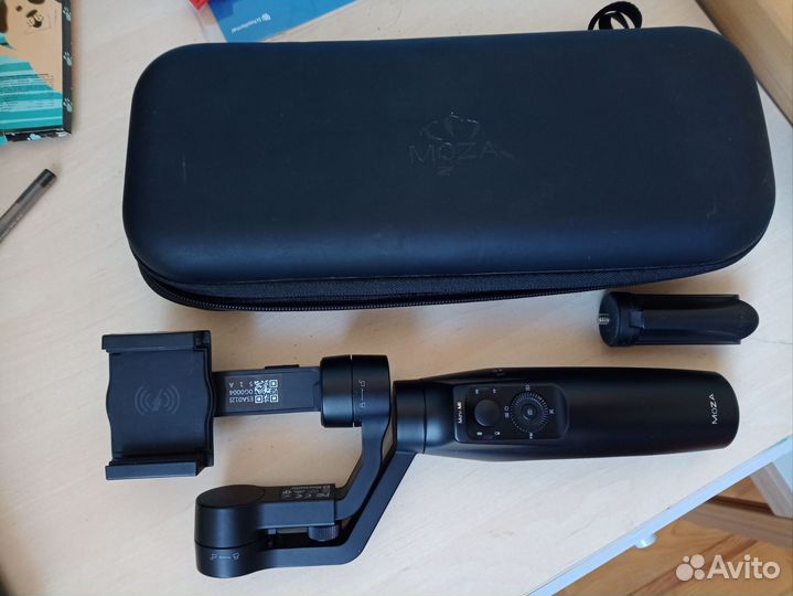 Электронный стабилизатор для смартфона Moza