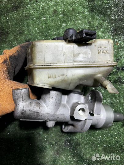 Главный тормозной цилиндр Mercedes W140
