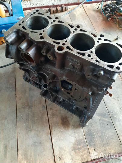 Блок двигателя 1.8 ADR AGN шкода тур а4