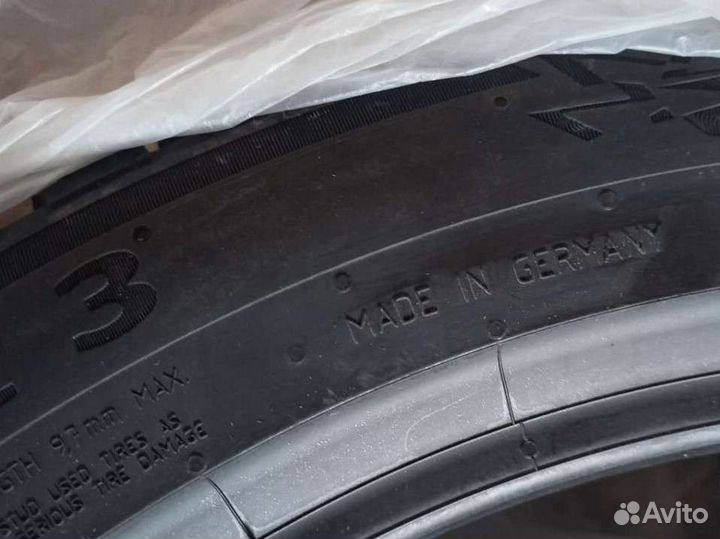 Continental IceContact 3 235/45 R18 98T
