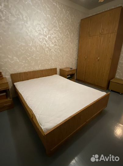 Спальный гарнитур