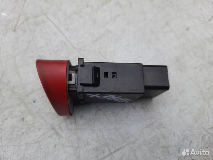 Кнопка аварийной сигнализации Хендай Старекс