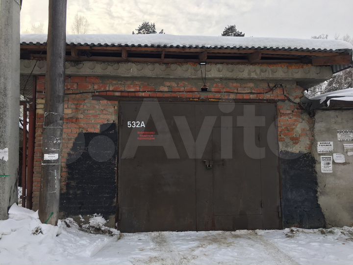 Гараж, > 30 м²
