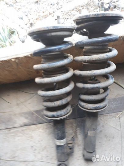 Стойки амортизаторов l200