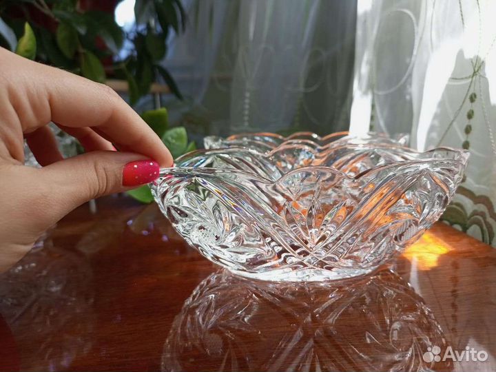Салатник хрустальный средний