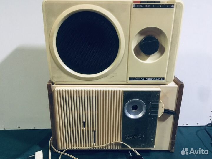 Радиоприёмники «Электроника - 203» и «Маяк»