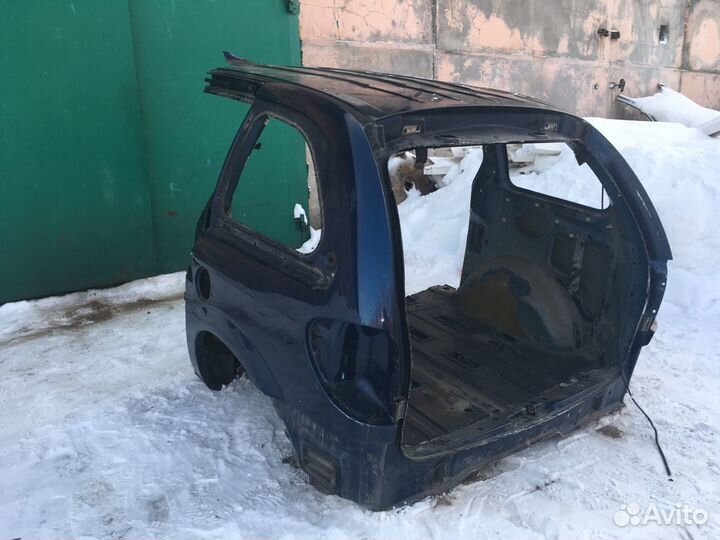 Задняя часть кузова Chrysler Voyager