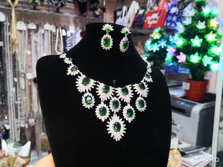 Набор бижутерии колье и серьги