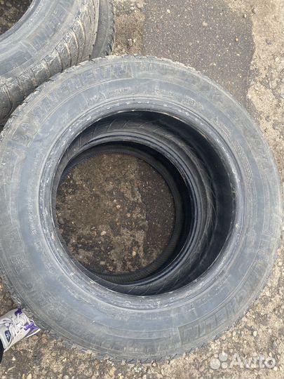 Michelin X-Ice North 215/60 R16