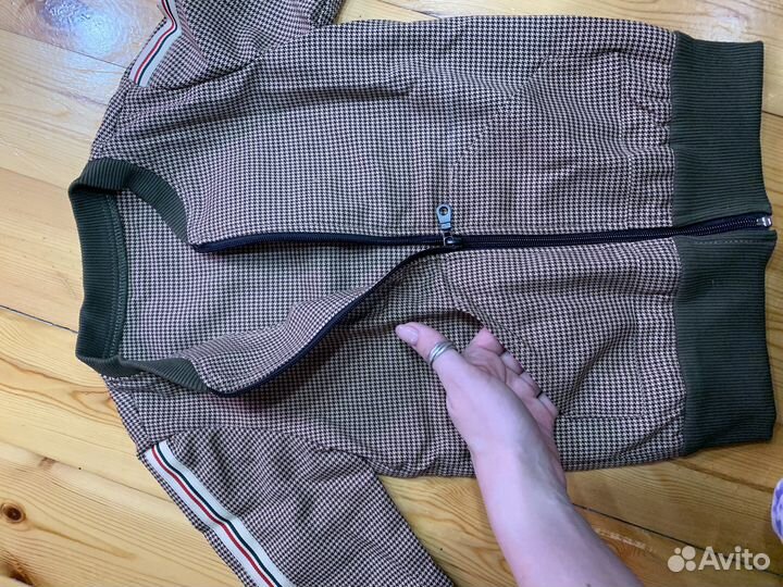 Костюм на мальчика новый 104 см