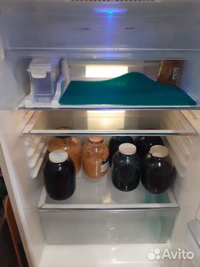 Холодильник toshiba