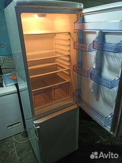 Холодильник Vestel 2метра