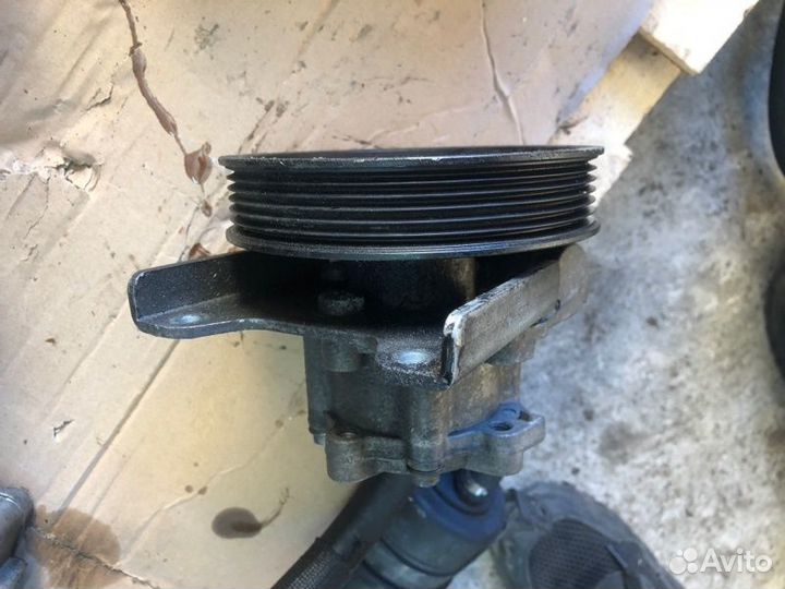 Насос гидроусилителя руля Bmw 5-Series E39 M52B20