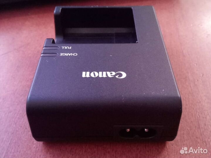 Зарядное устройство Canon LC-E10E