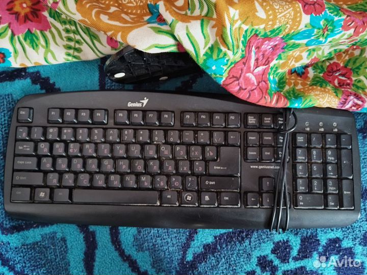 Монитор Benq и клавиатура Genius