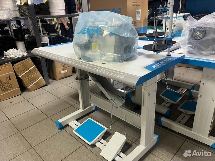 Оверлок Jack E4S-4-M03/333 4-х нитка для трикотажа