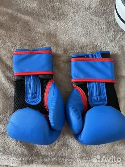 Боксерские перчатки