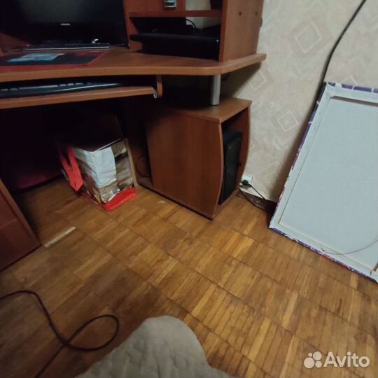 Компьютерный стол