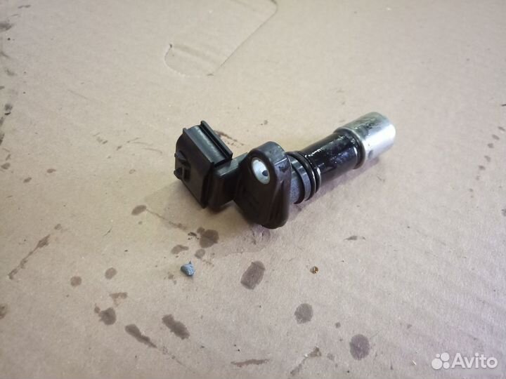 Датчик положения коленвала Toyota Land Cruiser