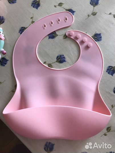 Силиконовая посуда для малыша и погремушка