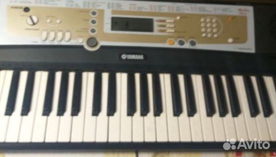 Синтезатор Yamaha r200