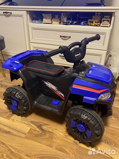 Детский квадроцикл на аккумуляторе